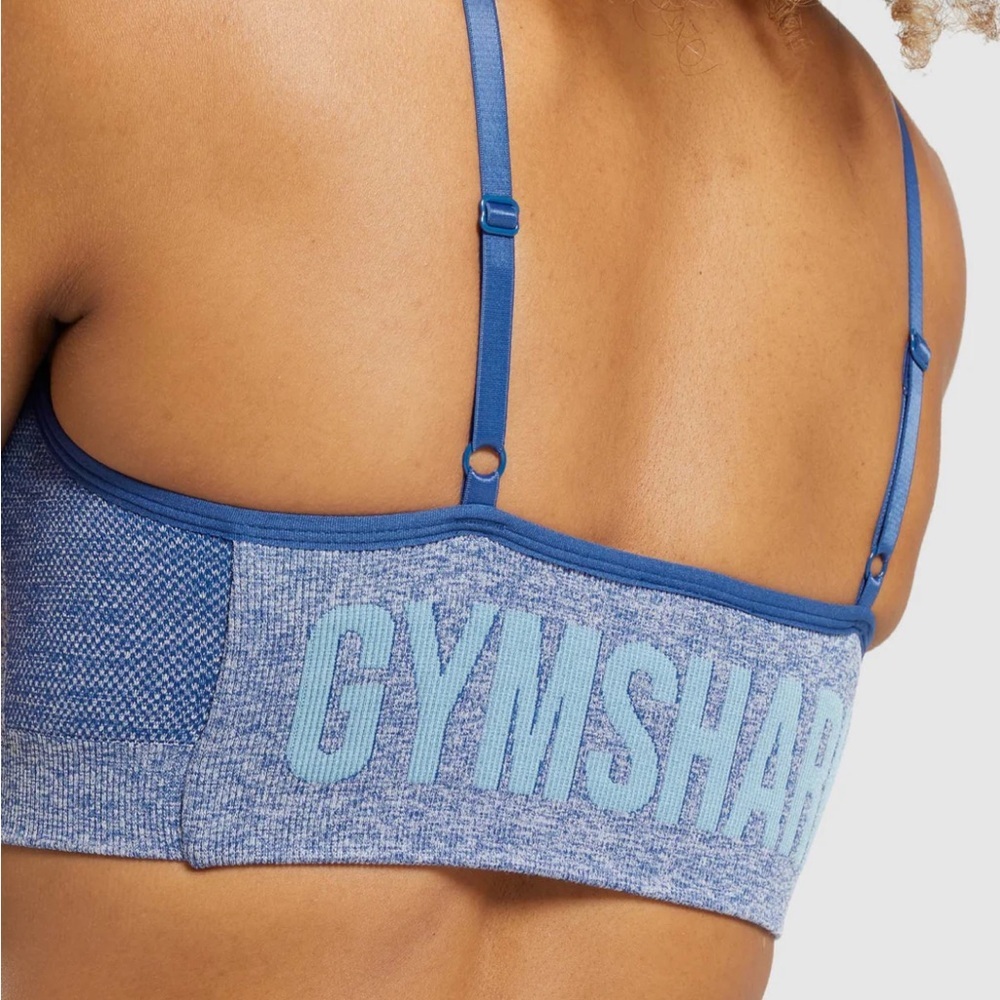 Gymshark Flex Strappy Sports Bra NWOT Light Support Earl Blue Mari Size Medium - Picture 5 of 10